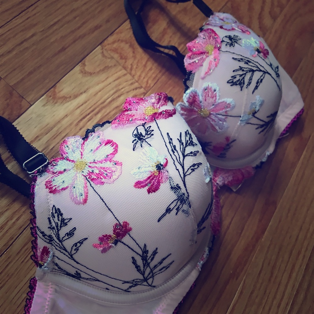 Victoria’s Secret Dream Angel Demi